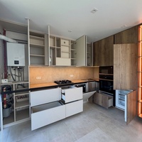 Meuble de cuisine moderne de luxe en aluminium avec évier intégré, îlot personnalisé, accessoires de placard et garde-manger entièrement en acier inoxydable