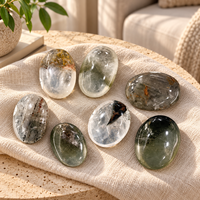 Pierre de méditation en quartz fantôme vert poli de 5-6 cm pour la guérison, la décoration et la collection de cristaux