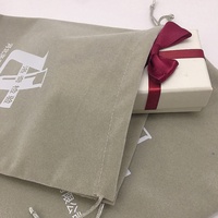 Coffret cadeau en daim imprimé avec logo personnalisé livre sac à cordon emballage de cosmétiques pour bijoux de luxe pochette en daim