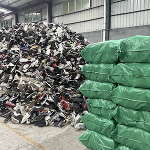 Scarpe all'ingrosso di classe una di seconda mano scarpe alla rinfusa usate scarpe da uomo e <span class=keywords><strong>donna</strong></span> da bambino - Product Image 5