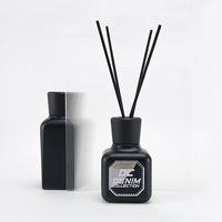 Bouteille en verre avec diffuseur de parfum de maison en rotin bâton de rotin de haute qualité personnalisée