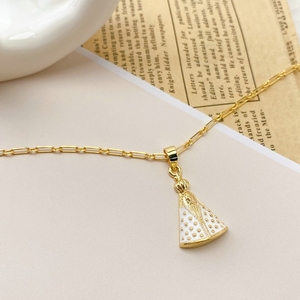 สร้อยคอศาสนาคริสต์ ทองแดงชุบทอง 18k จี้รูปพระแม่มารีมงกุฎกางเขนสองด้าน - Product Image 5