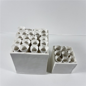 แจกันเซรามิกสีขาวทันสมัย รูปทรงกลีบดอกไม้โดดเด่น ดีไซน์ร่วมสมัยสำหรับตกแต่งบนโต๊ะ - Product Image 2