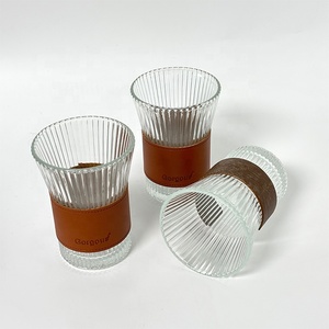 Vaso <span class=keywords><strong>de</strong></span> vidrio vertical con diseño <span class=keywords><strong>de</strong></span> <span class=keywords><strong>grano</strong></span> <span class=keywords><strong>de</strong></span> madera, resistente al calor, con funda <span class=keywords><strong>de</strong></span> cuero y madera para zumos y leche - Product Image 1