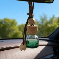 Nouveau modèle de flacon de recharge d'aromathérapie pour voiture, en verre, forme ronde, type fiole Erlenmeyer, avec bouchon à vis, vide, 10 ml, flacon pendentif pour la maison