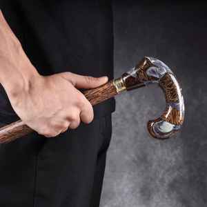 Bastón de Resina y Madera Diseñado para la Seguridad y el Estilo, Ofrece un Agarre Cómodo y Seguro - Product Image 6