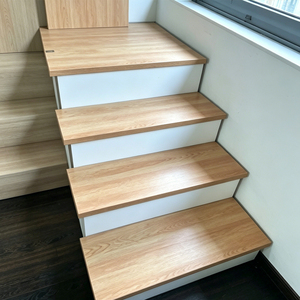 Proveedor de Peldaños de Madera Sólida, Ecológicos y Duraderos, con Borde Decorativo para Renovación de Escaleras Interiores - Product Image 5