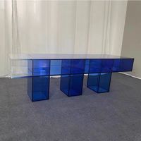 Moderner Blauer Acryl-Couchtisch mit Farbverlauf, Rechteckiger Ombre-Mitteltisch, Minimalistisches Möbelstück für Wohnzimmer und Hotel