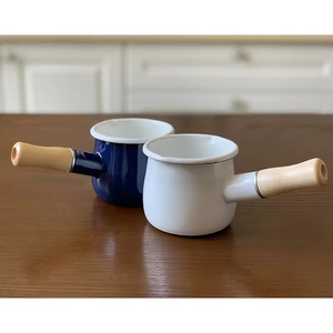 Agregado familiar Comprando Agente Esmalte Café Leite Pot 550ml com Cabo de Madeira-Saucepan para Aveia, Pequeno-almoço em Gás & Indução - Product Image 4