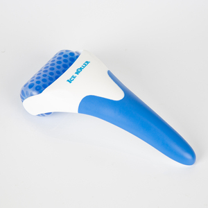 Custom Logo Gevulde Schoonheid Huidverzorgingshulpmiddelen Voor Gezicht Handheld Ijs Roller Met Plastic Hoofd Massager