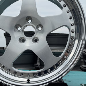 19 20 21 22 23 24 pouces roues de voiture de course forgées personnalisées 5x108 lèvre polie 6061-T6 jantes de voiture en alliage pour <span class=keywords><strong>Ferrari</strong></span> <span class=keywords><strong>F355</strong></span> - Product Image 4