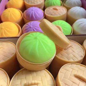 CS Wholesale Juguetes blandos de apretar de misterio, divertidos y coloridos, con forma de dumpling, bollo y Bao de cara sonriente al vapor - Product Image 4