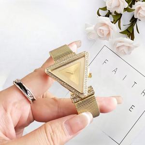 Reloj cronógrafo de cuarzo con banda de acero inoxidable y aleación de dibujos animados para mujer - Product Image 2