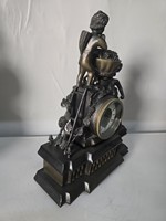 Horloge de cheminée et de marbre en laiton antique, avec figurines de grappe et de chérubin, mécanisme à 10 jours