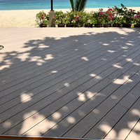 Revêtement de terrasse en WPC co-extrudé moderne de style européen, imperméable, antidérapant, pour extérieur, jardin, surface en relief, installation par emboîtement