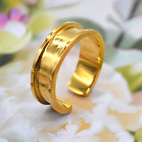 Vintage Vergoldeter Titanstahlring mit Modischem Geometrischem Design und Personalisiertem Offenen Ring Geeignet für Männer und Frauen
