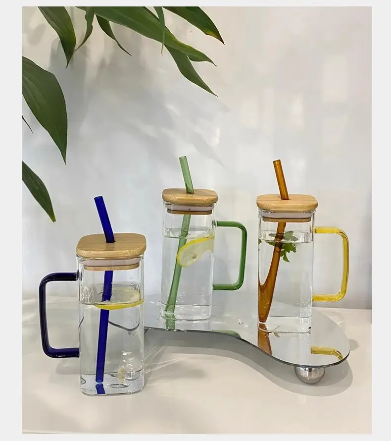 Viereckiges Glas mit Griff Glasbecher mit Bambusdeckel und Strohhalm Glas Kaffeebecher mit Bambusdeckel und Strohhalm