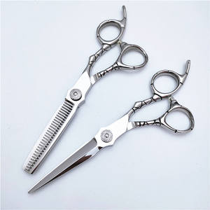 Tijeras de Peluquería Inoue Kasei de 6.0 Pulgadas, Tijeras de Entresacar de Acero Inoxidable 440C para Diestros, Uso en Salones de Belleza - Product Image 5