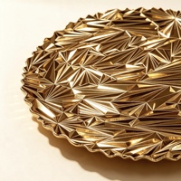 Assiette de présentation en plastique PP plaqué or sur mesure, à facettes diamantées, pour la décoration de table de mariage, d'hôtel ou de banquet