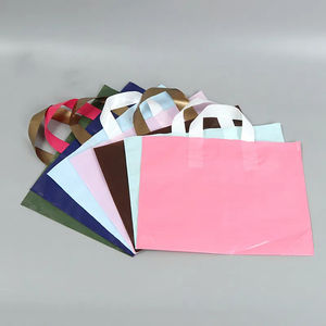 Bolsa de plástico de color personalizado Impresión de logotipo de alta calidad Mango de parche Portador de embalaje Bolsa de embalaje de plástico de compras - Product Image 2