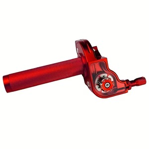 Poignée d'accélérateur de moto en aluminium CNC avec indicateur de vitesse - Cache-pompe à huile réglable pour moto tout-terrain - Product Image 3