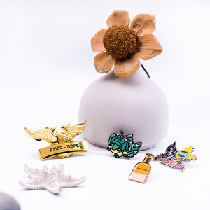 Broche en feutre faite à la main, sans plomb ni nickel, avec cristaux et perles, style gothique américain, pour Halloween, décoration de robe, accessoire artistique - Product Image 3