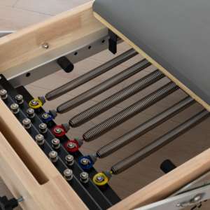 Equipo comercial usado Entrenamiento Fitness Cuero Cama de madera a la venta Estudio Pilates Reformadores - Product Image 3