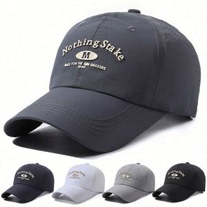 Gorra Deportiva Personalizada con su Logotipo, 6 Paneles, 100% Poliéster, con Orificios Cortados a Láser, Letras y Logotipo Bordados - Product Image 1
