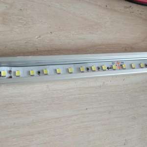 Profilé en aluminium LED noir de Style V/U/YW pour support de canal 5050 3528, couvercle laiteux sous le placard, bande linéaire de barre lumineuse - Product Image 4