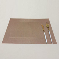 Vente en gros Napperons de Noël Napperons lavables en vinyle PVC pour tapis de table à manger Napperons tissés résistants à la chaleur