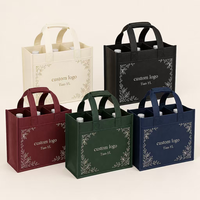 Sac fourre-tout personnalisé en non-tissé pour 6 bouteilles de vin, avec séparateurs de bouteilles et poignées renforcées, idéal pour les caves à vin, les cadeaux et la vente au détail