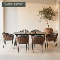 Ensemble de table et chaises de salle à manger d'extérieur moderne avec structure en aluminium et rotin, résistant à l'eau, à la rouille et à la corrosion, pour hôtels et usage extérieur