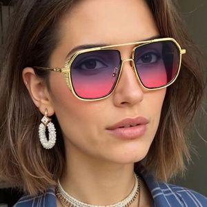 Gafas de Sol de Piloto Estilo Punk Vintage 2025 con Logotipo Personalizado, Protección UV400, Lentes Degradadas, Puente Doble Metálico, Forma Cuadrada para Mujer - Product Image 1