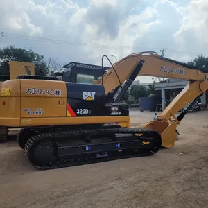 รถขุดไฮดรอลิกยี่ห้อดัง รุ่น 320D2 รถตักดินแบบตีนตะขาบ พร้อมบุ้งขุด เครื่องยนต์ เกียร์ ปั๊ม น้ำหนักใช้งาน 22,300 กก. - Product Image 3