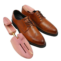 Offre Spéciale en bois cèdre embauchoirs chaussure réglable chaussure civière bottes extenseur adapté pour adulte