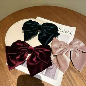 Barrette à cheveux élégante en velours surdimensionné avec nœud, 16 cm, pour bal de promo et décoration de fête - Product Image 6