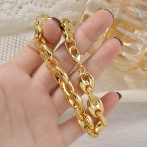 Pulseras de moda unisex chapadas en oro de 18 quilates, personalizadas, con eslabones ovalados geométricos tallados, antideslustre. - Product Image 3