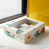 Emballage pour vêtements de bébé, sous-vêtements, petite boîte en papier personnalisée bon marché, boîte cadeau en papier avec couvercle transparent, boîtes d'emballage en carton