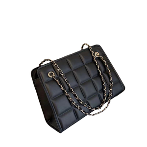 2025ใหม่กระเป๋าสะพายไหล่สายโซ่สีทึบสไตล์เกาหลีย้อนยุคกระเป๋าถือสไตล์ลำลองสำหรับฤดูร้อนส่งเอกสารสุดหรูขายส่ง - Product Image 4