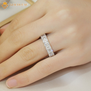 แหวนหมั้นเพชรแล็บโกรว์ทรงเอเมอรัลด์คัท VVS VS D 5-10 กะรัต ทองคำขาว 18k 14k 10k ดีไซน์หรูหราจาก Goldleafgem พร้อมใบรับรอง IGI - Product Image 2