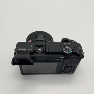 Appareil photo hybride <span class=keywords><strong>Sony</strong></span> Alpha <span class=keywords><strong>6300</strong></span> (A6300) en gros avec objectif PZ 16-50mm, 24,2MP, vidéo 4K, autofocus rapide 0,05s, 425 points de mise au point, corps en magnésium - Product Image 4
