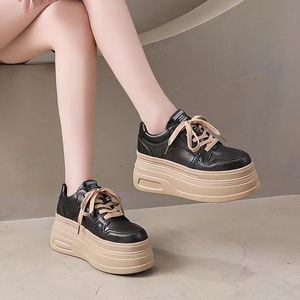 Chaussures décontractées en cuir à talon haut pour la vente directe, chaussures de marche classiques à lacets de haute qualité, légères avec semelle intermédiaire en EVA augmentant la hauteur - Product Image 1