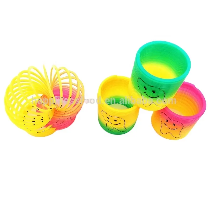 Giocattolo del cerchio magico di plastica più venduto divertente giocattolo colorato del cerchio della molla