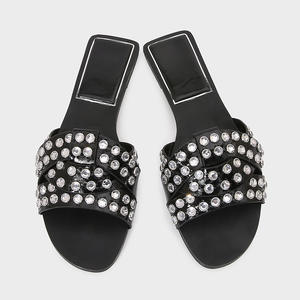 2025 <b>Summer</b> New Women's Black <b>Flats</b> Sandals Slippers Bright Cross Strap Platform Outdoor Style Fashion Trend for Spring & Winter - Product Image 2