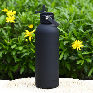 Botella de agua aislada al vacío OEM de 500 ml, acero reciclado 18/8, pintura de caucho, logotipo personalizado, libre de BPA, a prueba de fugas, botella deportiva. - Product Image 1