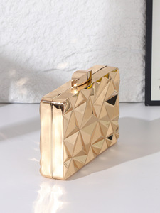 Sac <span class=keywords><strong>de</strong></span> soirée tendance 2026 en <span class=keywords><strong>or</strong></span> chaud, pochette géométrique en acrylique, sacs dorés métalliques pour femmes, sacs <span class=keywords><strong>de</strong></span> fête à chaîne pour soirées formelles - Product Image 3