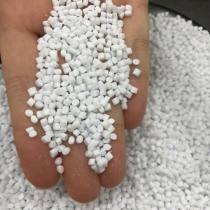 Granulés de polyester de qualité supérieure, qualité bouteille, résine PET <span class=keywords><strong>vierge</strong></span> pour les bouteilles de boissons gazeuses (CSD) - Product Image 1