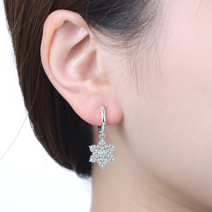 Pendientes de copo de nieve azules de latón blanco, nuevos y populares, precio de fábrica al por mayor, regalo de aniversario para mujer - Product Image 3