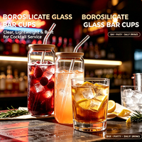 Vente en gros de verres en forme de canette en verre borosilicate résistant à la chaleur et au froid, verres à bière type Mason Jar avec couvercles en bambou et pailles