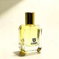 Vente en gros de flacons de parfum en verre personnalisés de luxe de 30 ml et 50 ml avec bouchon et vaporisateur